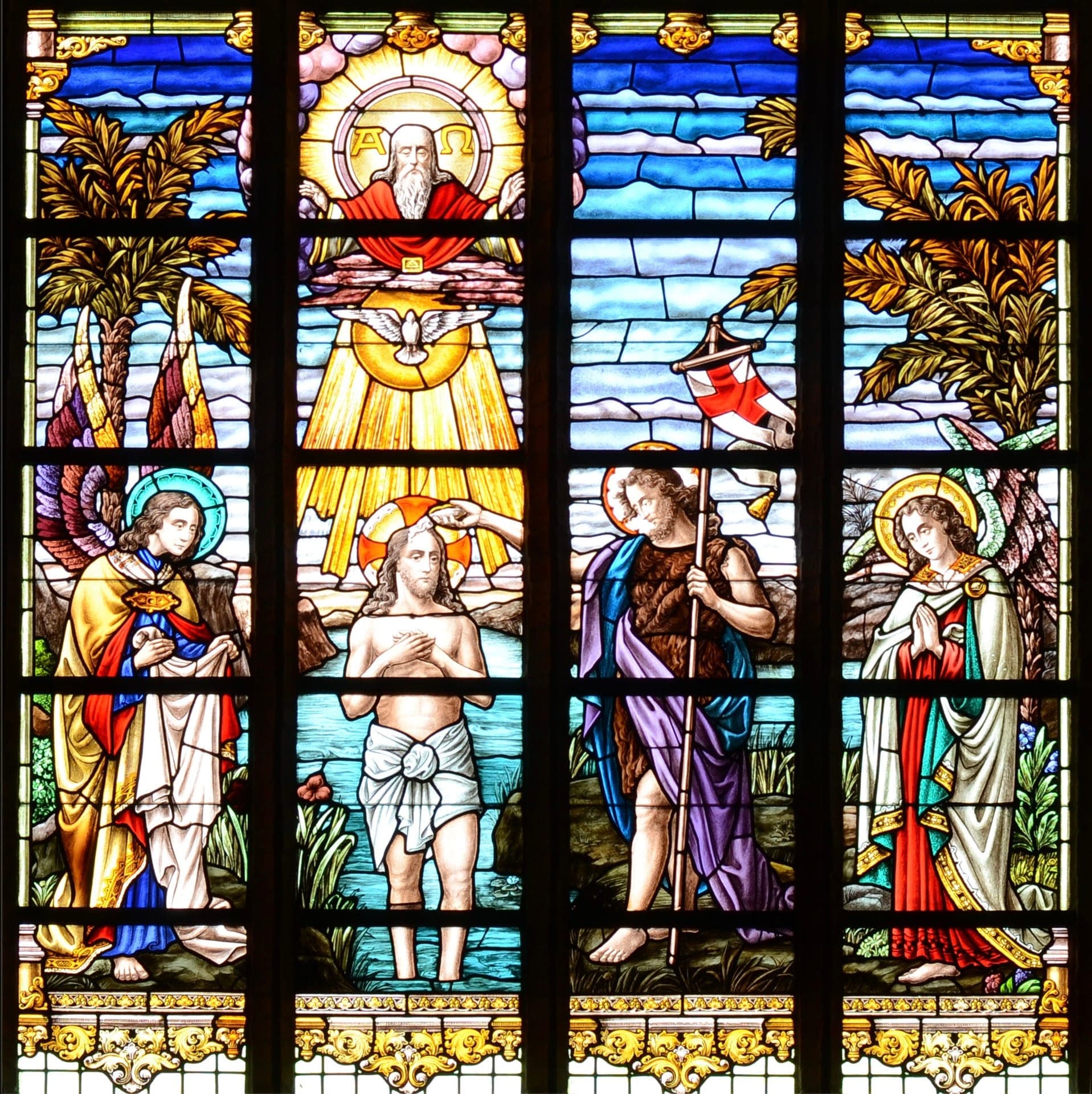 Gerestaureerd glasraam — Sint-Michielskerk